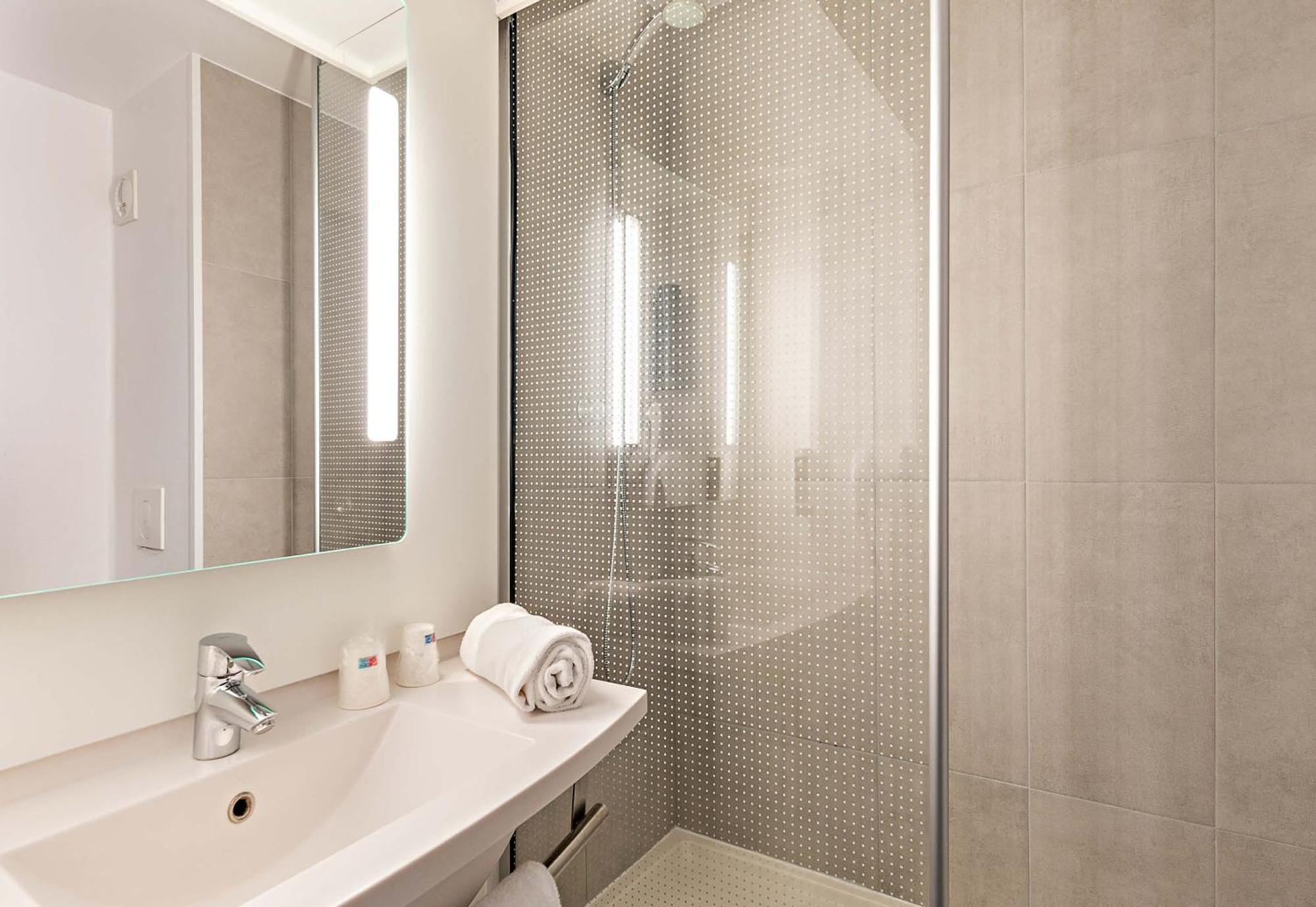 B&B Hotel Rouen Centre Rive Droite Екстериор снимка