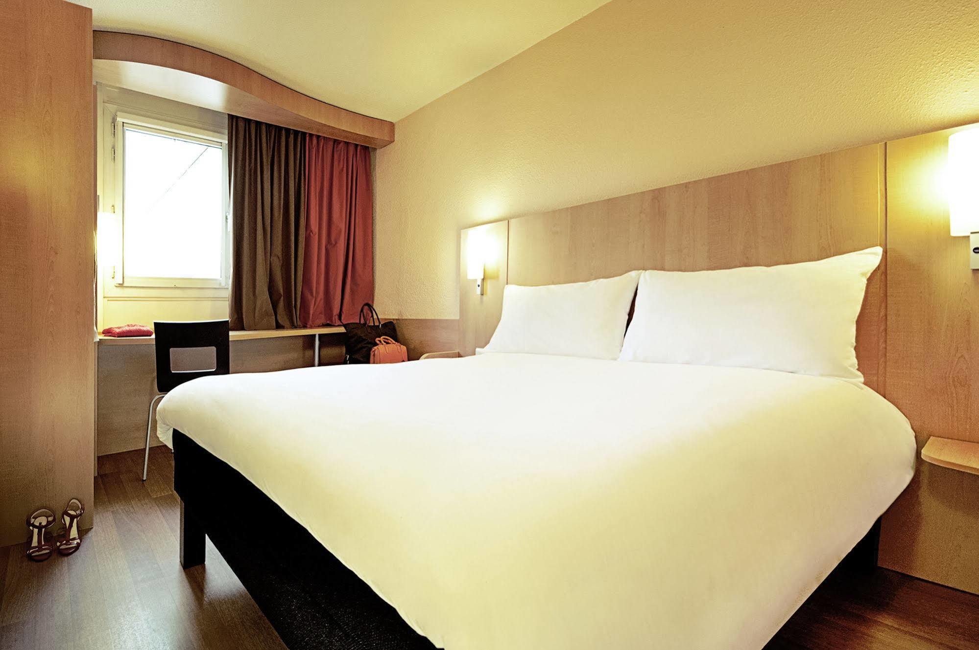 B&B Hotel Rouen Centre Rive Droite Екстериор снимка
